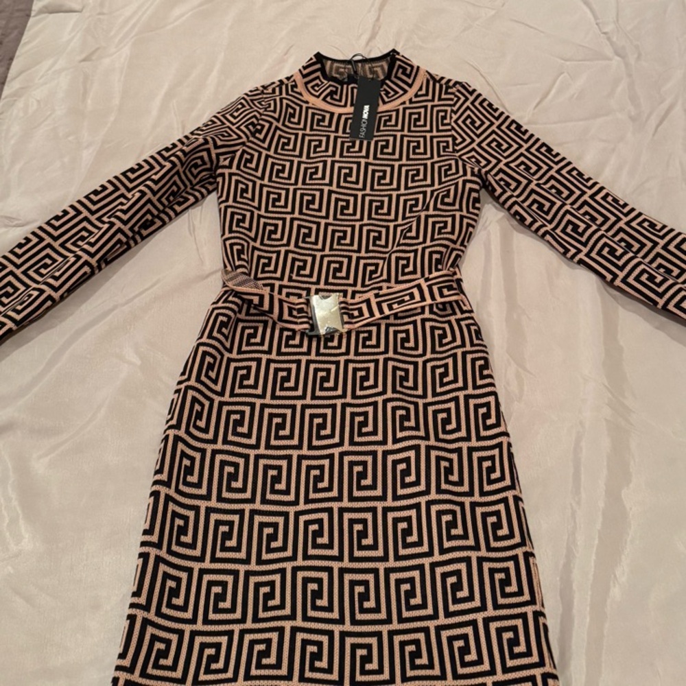 Fashion Nova Brown and Cream Long Sleeve Sheath Dress with Mock Neck